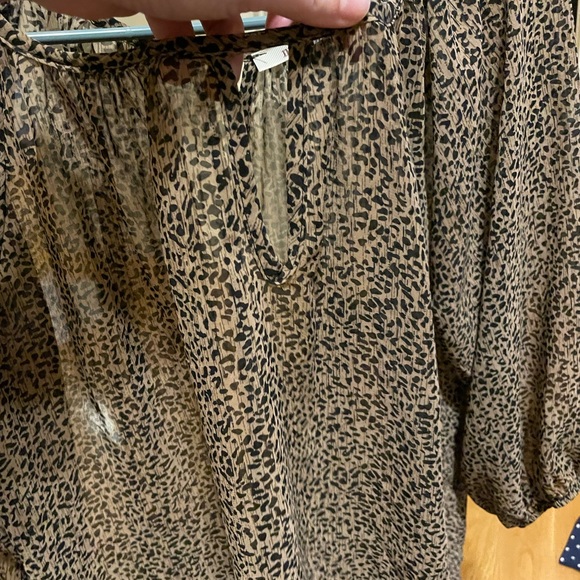 Francesca’s like new top - Picture 2 of 3